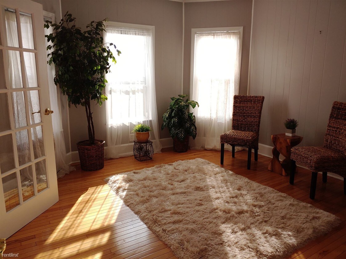 2 br, 1 bath House 8 Pinckney Pl House for Rent in Somerville, MA