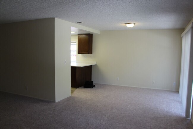 Building Photo - 61 Barnes Lane 3 Bedroom 2 Bath