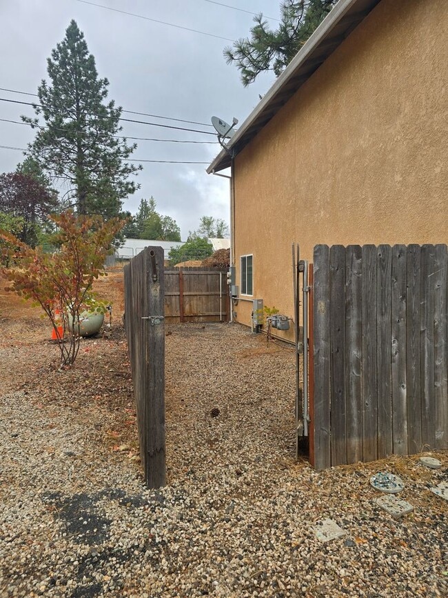 Building Photo - 6785 Indian Dr