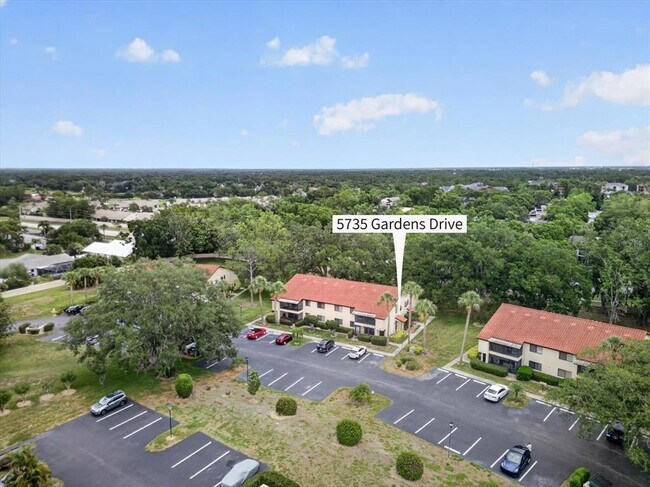 Foto del edificio - 5735 Gardens Dr