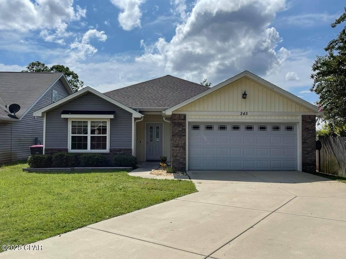 Foto principal - 245 Woodlawn Ct