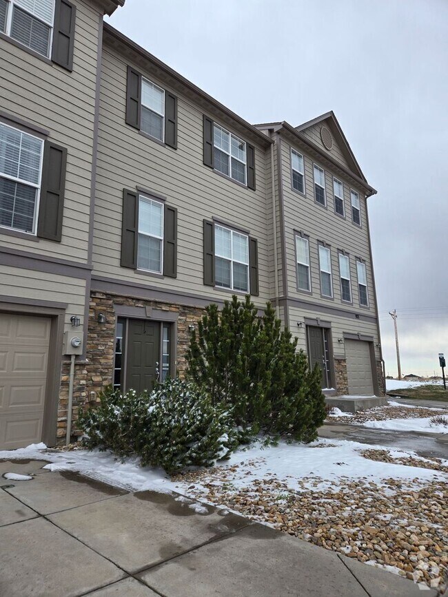 Woodmoor Townhomes Apartments for Rent with a Garage - Monument, CO - 1