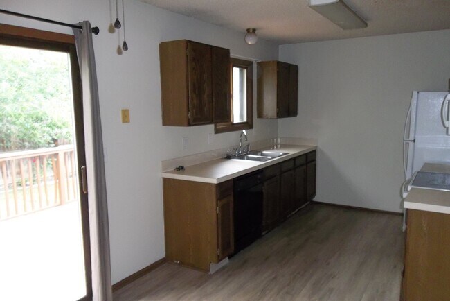 Building Photo - 1955 Buena Vista Pl