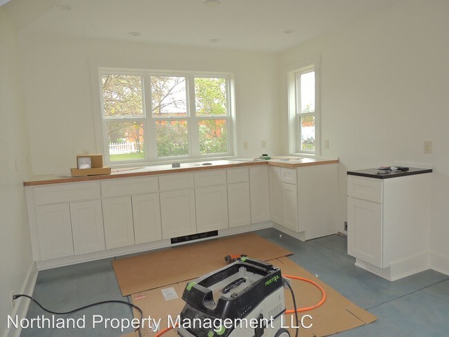 Foto del edificio - 2 br, 1 bath House - 635 Fern Street