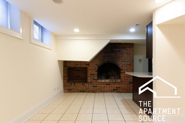Foto del edificio - 877 W Lill Ave
