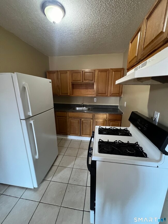 Building Photo - 32 Bedford St