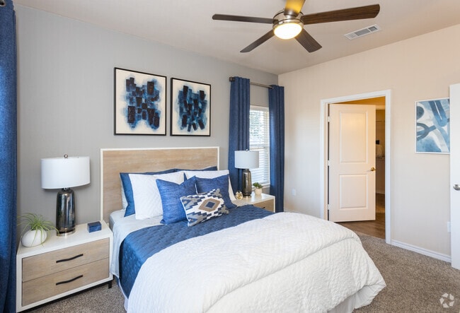 2BR 2BA - 989 SF - Residence at Midland