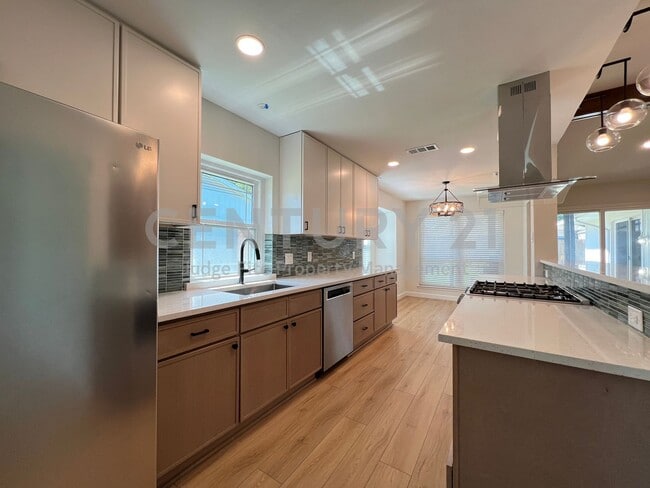 Photo - Magnificent 3/2/2 in Lewisville For Rent! House