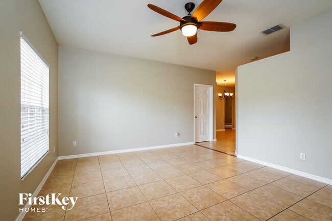 Foto del edificio - 806 Anza Ave