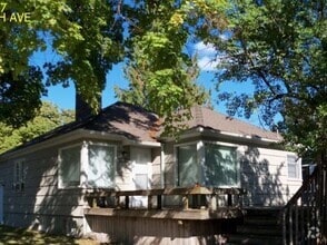 Building Photo - 603 E 40th Ave