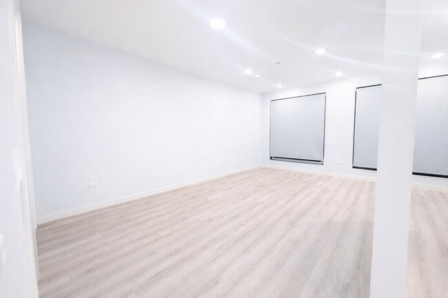 Foto del edificio - 948 W Sunnyside Ave