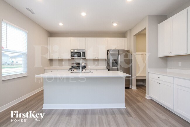 Building Photo - 2335 S Carlota Dr