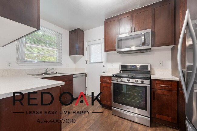 Foto del edificio - ~6 Weeks FREE~ Beautiful, Spacious Vintage...