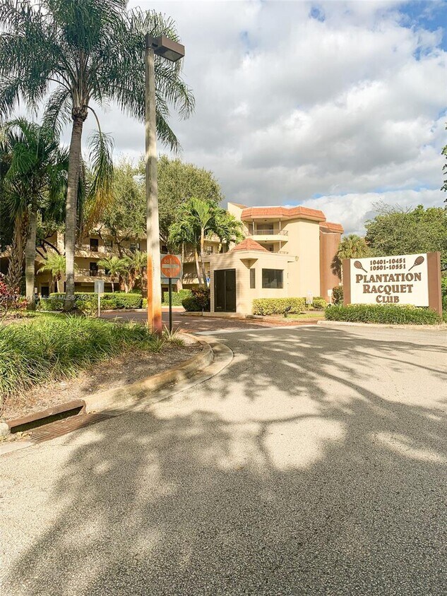 10451 W Broward Blvd Unit 310, Plantation, FL 33324 Condo for Rent in