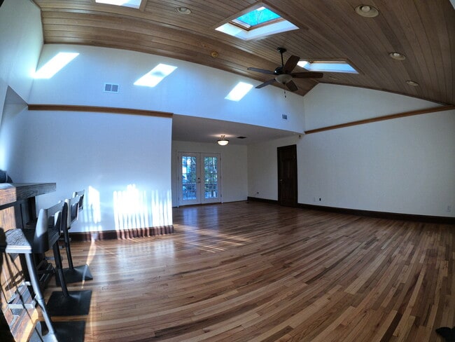 Building Photo - 46 Crooked Ln