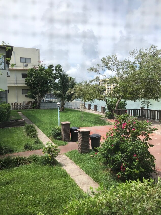 Foto principal - 1220 Marseille Dr