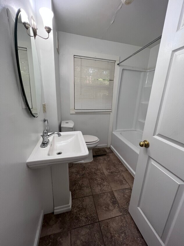 Bathroom - 3456 S Reynolds Ln