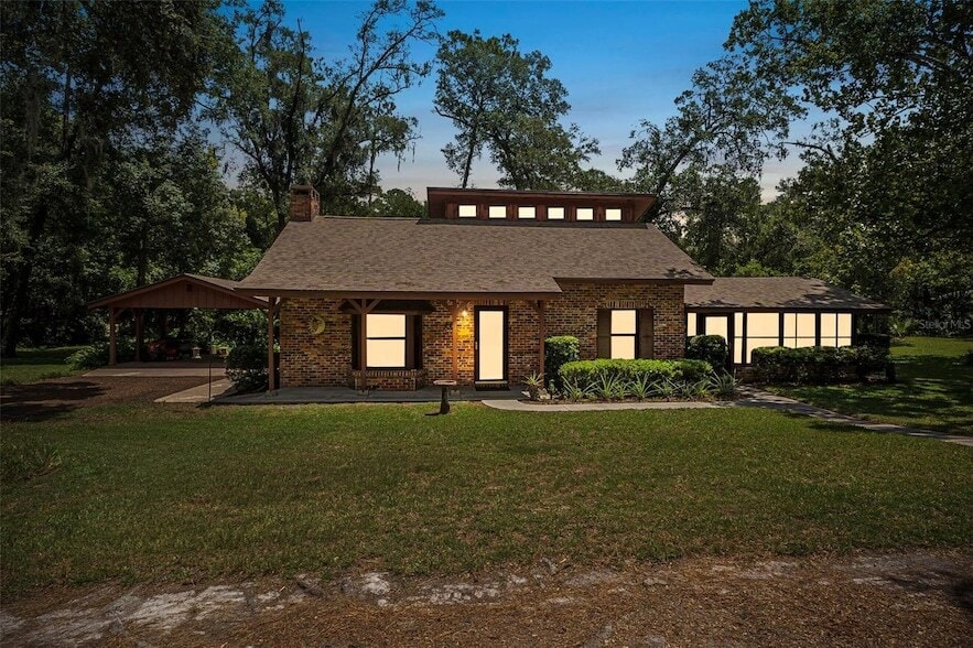 Primary Photo - 1517 Manor Way