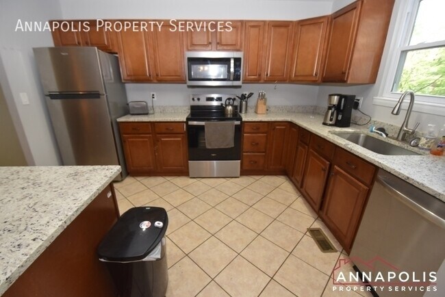Foto del edificio - 1119 Crestview Dr