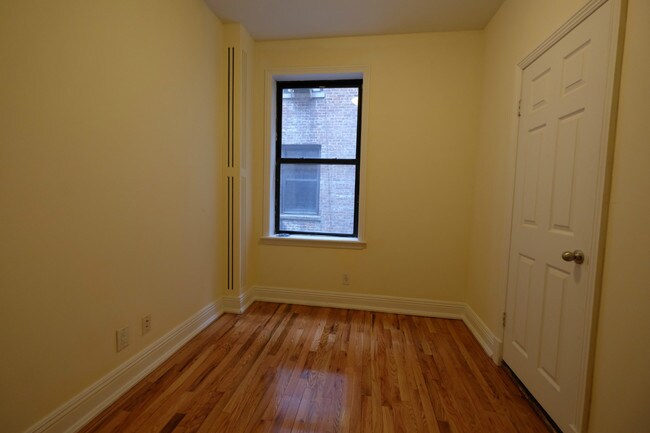 Building Photo - 620 W 149th St