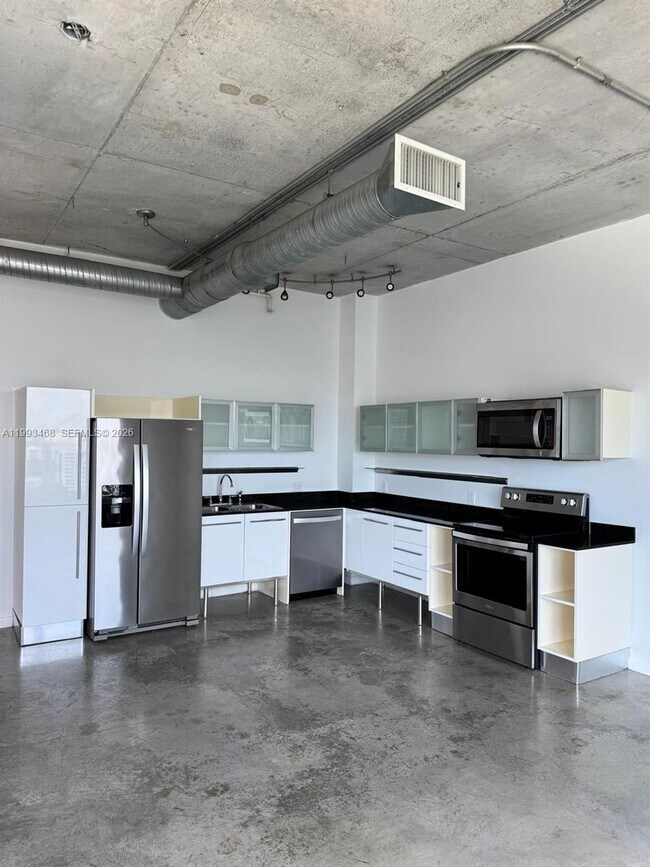 Foto del edificio - 10 SW South River Dr