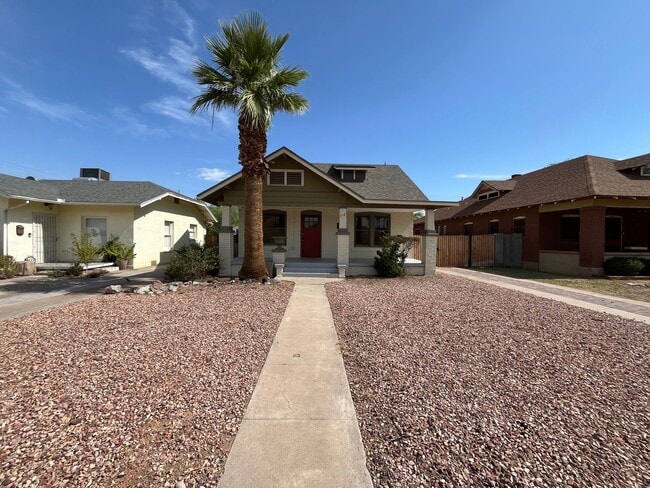 Building Photo - Historic, Charming Home in Coronado Distri...