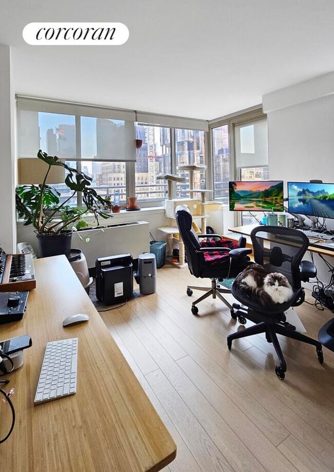 Building Photo - 66 W 38th St