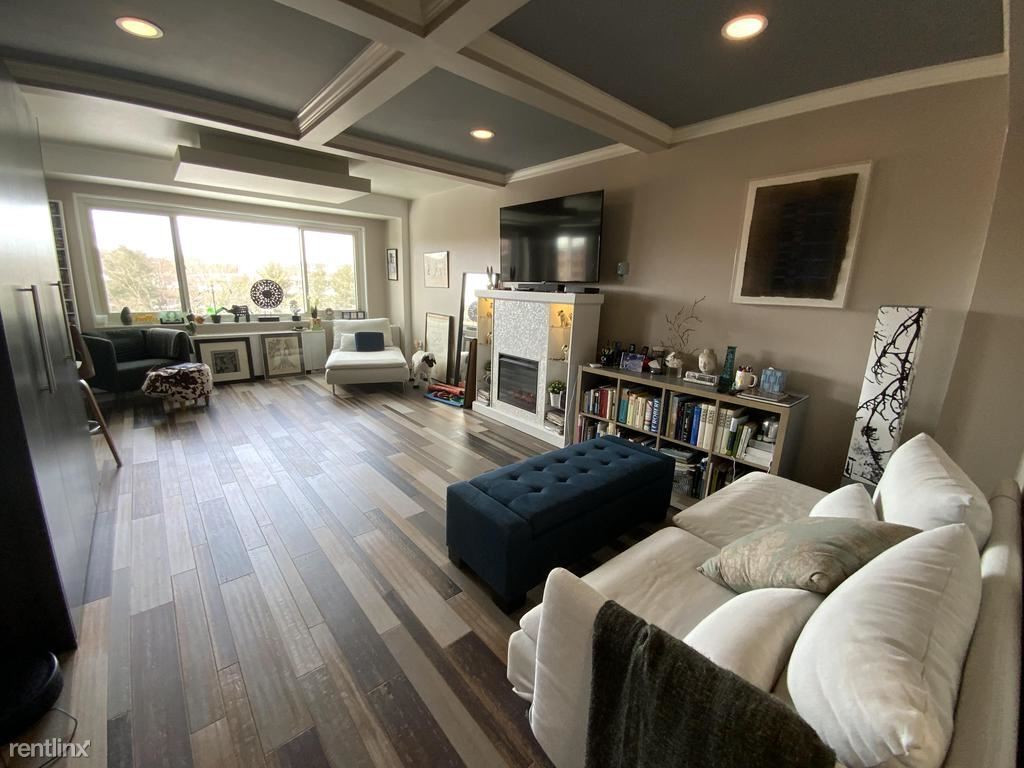 Foto principal - 4201 Cathedral Ave NW