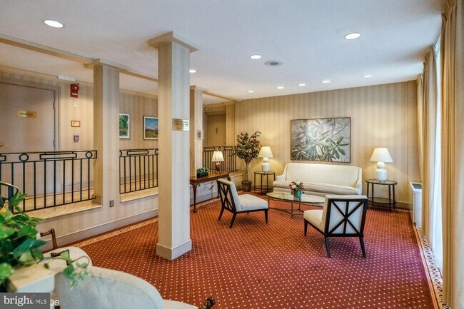 Building Photo - 4390 Lorcom Ln