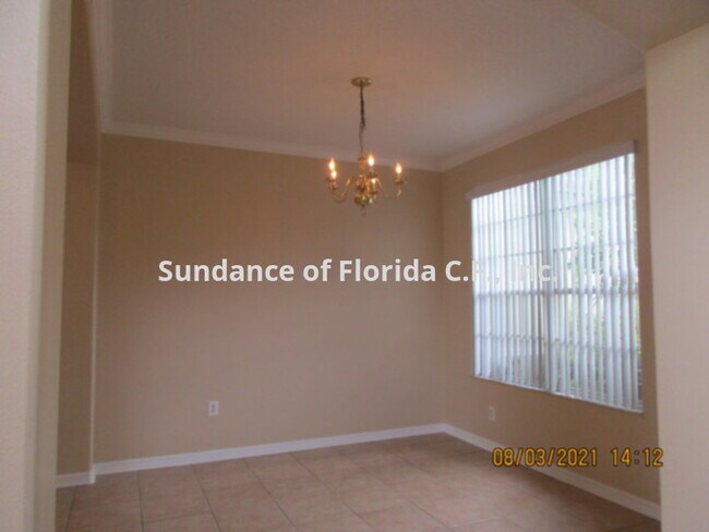 Foto del edificio - Large 2 story home