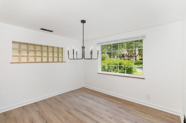 Building Photo - 2432 Ardmore Ave