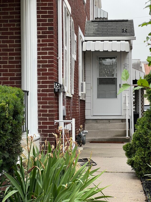 16 S 4th St Unit 16B, Gettysburg, PA 17325 16 S 4th St Gettysburg, PA