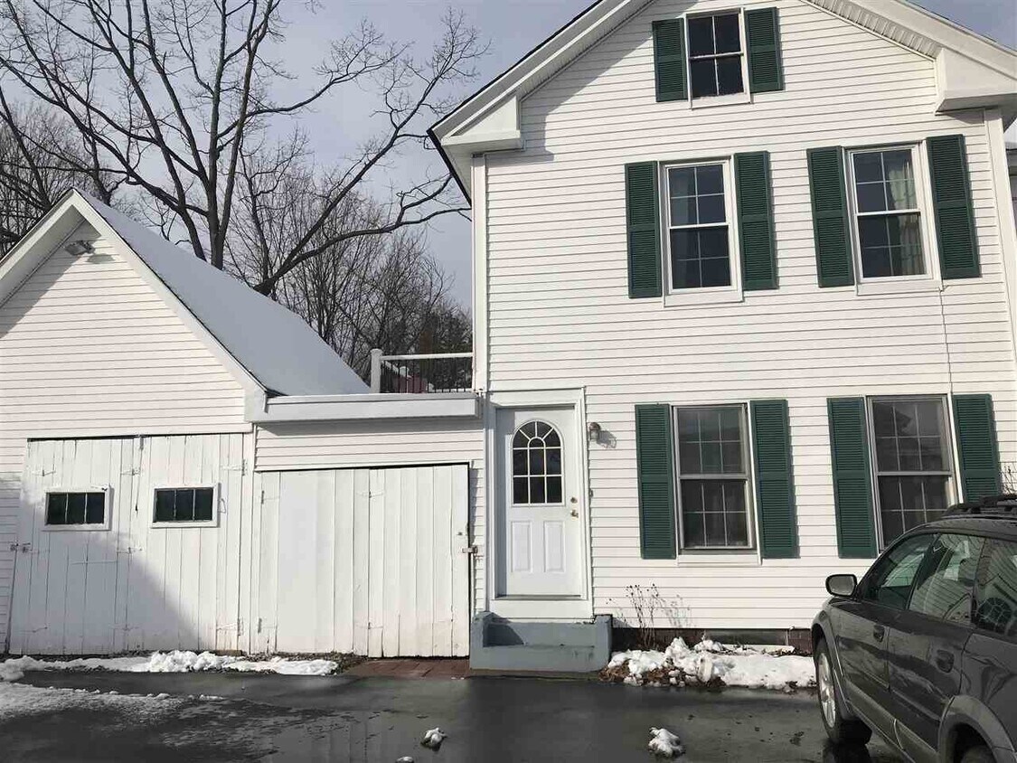 72 S State St Unit 4, Concord, NH 03301 Room for Rent in Concord, NH