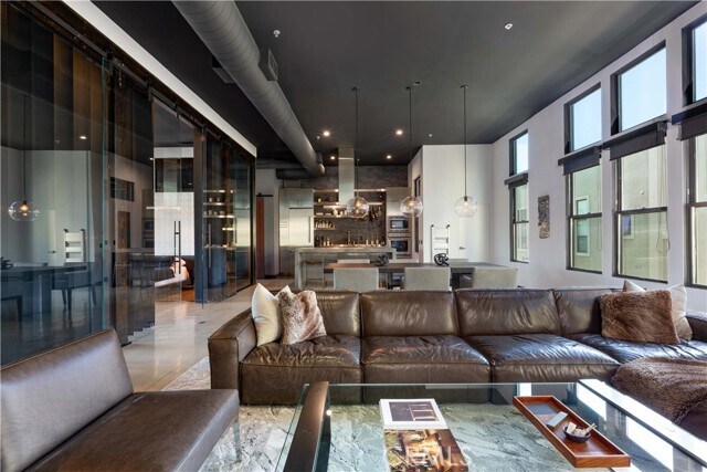 Foto del edificio - 238 N Bush St