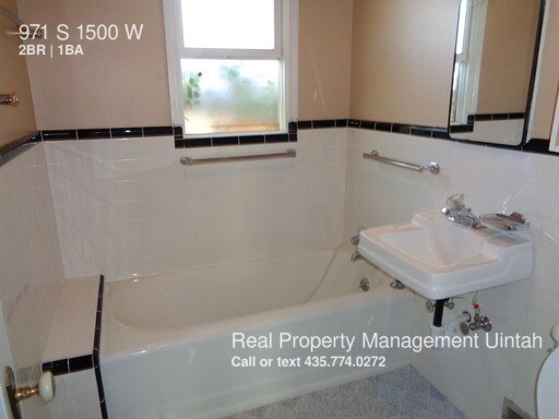 Building Photo - Pet Friendly Vernal Home