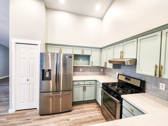 Building Photo - Arlington Rambler - 3bd/2ba