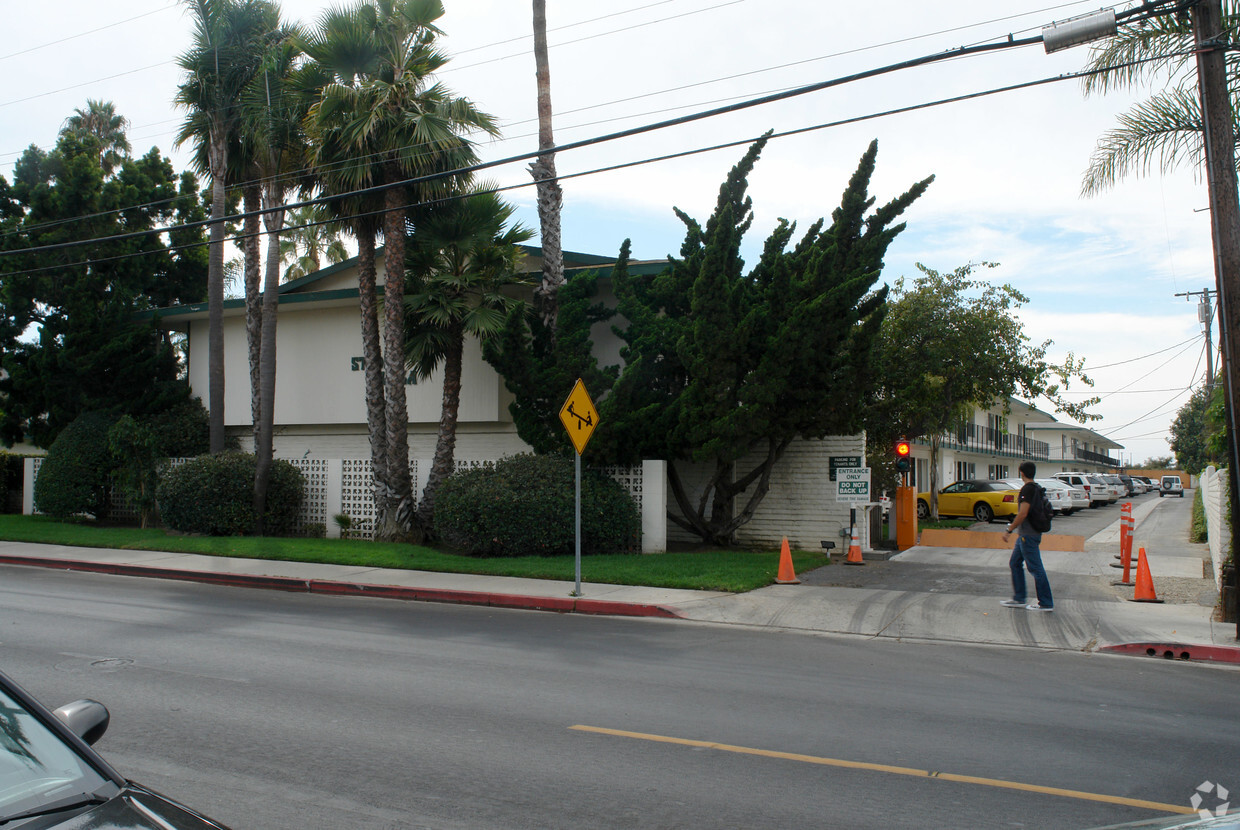 Primary Photo - Studio Plaza Apartments