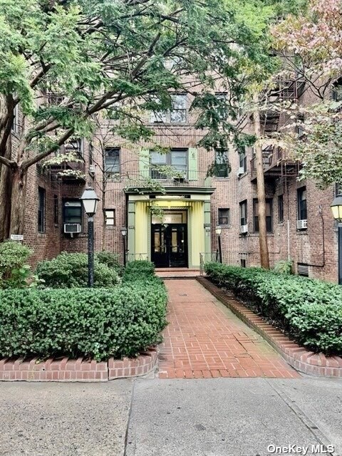 Foto principal - 99-34 67th Rd