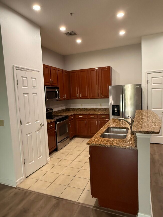 Cocina - 3712 Avalon Park E Blvd