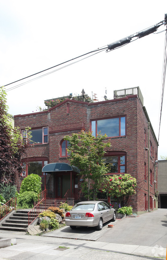 Primary Photo - 724 Harvard Ave