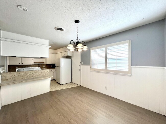 Foto del edificio - 6903 Hartford Ave