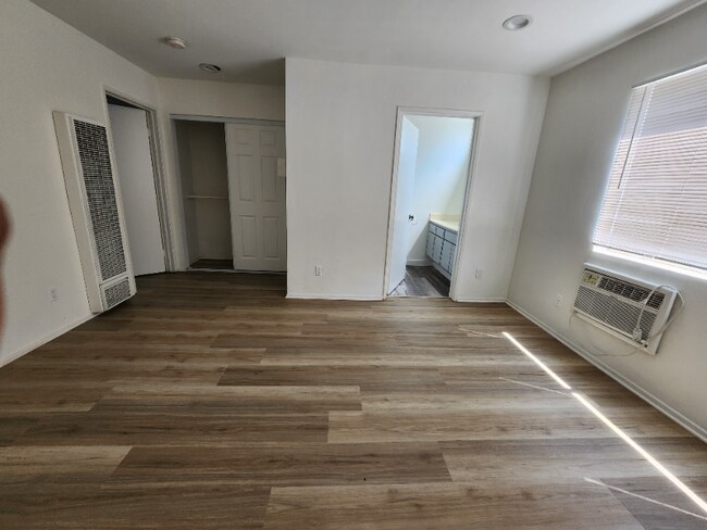 Foto del edificio - 14743 Sylvan St