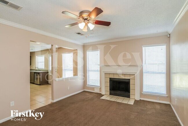 Foto del edificio - 5719 Forest Trails Dr