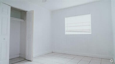 Building Photo - 6320 SW 10th Ct
