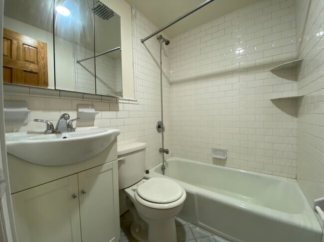 Building Photo - 266 W 73rd St