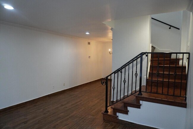 Building Photo - 4136 Cole Ave