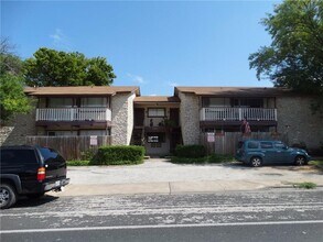 Building Photo - 8905 Parkfield Dr