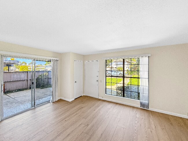 Foto del edificio - 4360 Vision Dr