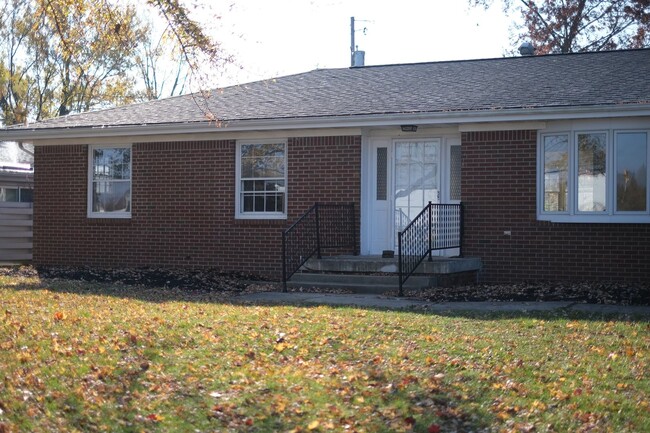 Building Photo - West Lafayette Home, Fenced Backyard, Atta...