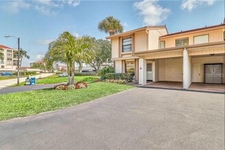 Building Photo - 6260 Sun Blvd